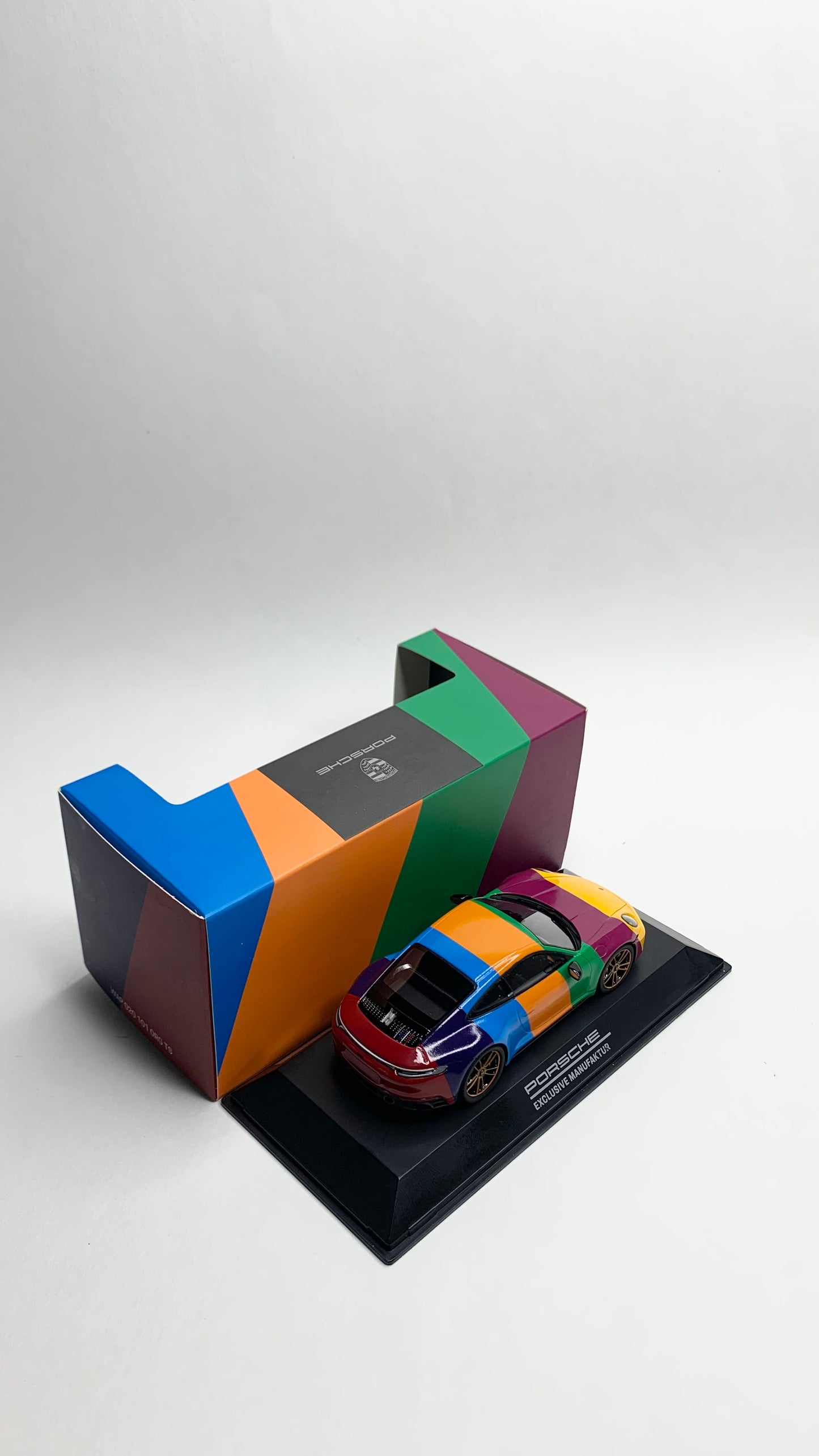 Porsche 911 (992) GTS 30th Anniversary Thailand Edition 1:43 Spark WAP0201010RGTS
