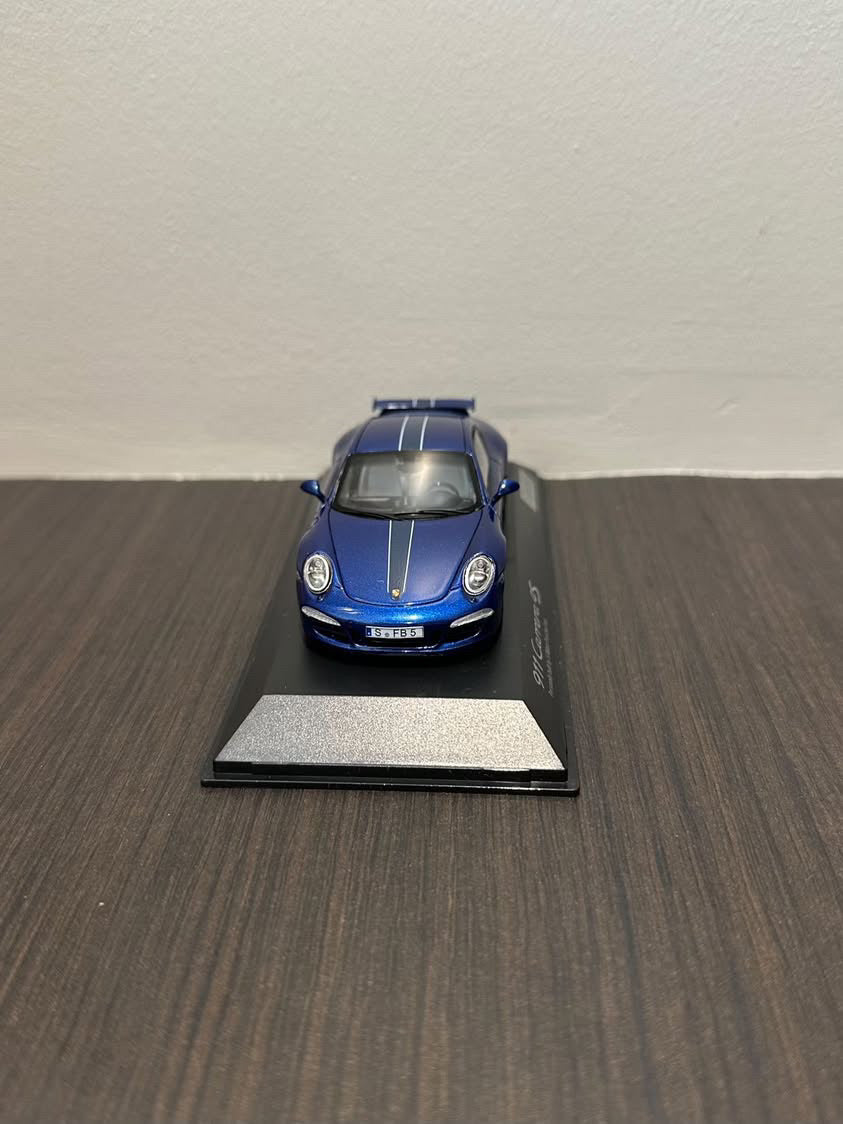 Rare Porsche 912 (991) Carrera 4S Aquablue metallic 1:43 5 millions facebook fans