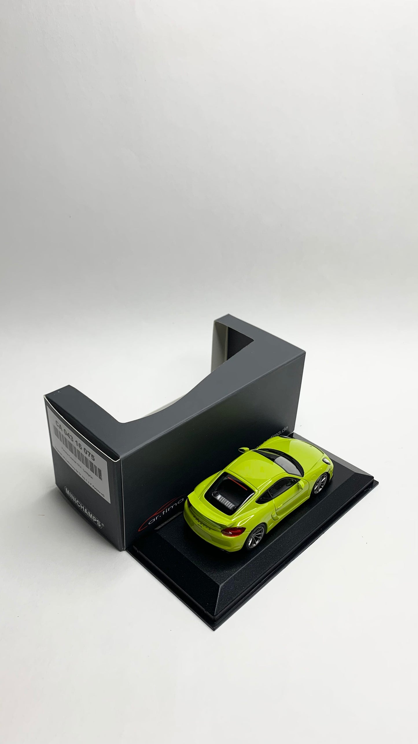 Porsche cayman GT4 Licht green MINICHAMPS CA04316075 1:43