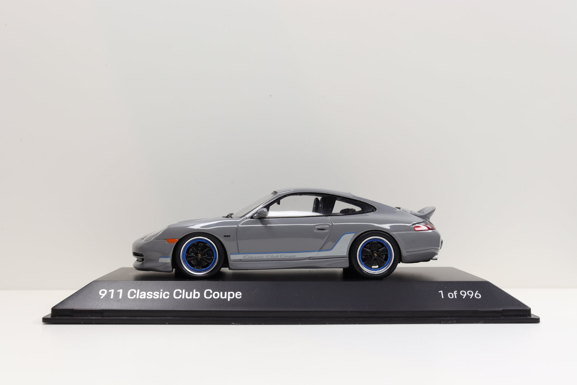 Porsche 911 type 996 Classic Club coupe 1 of 996 2022 Sport grey metallic 1/43 Spark MAP02080022 side shot
