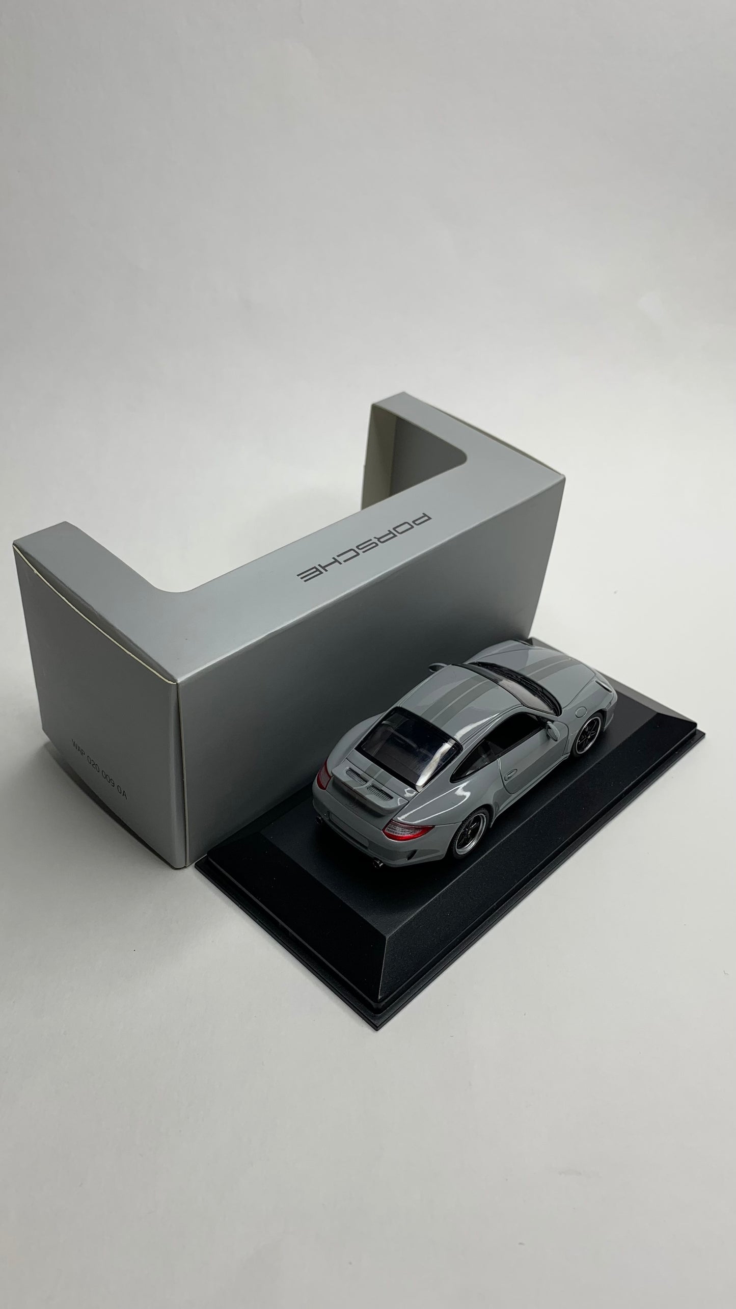 1:43 Minichamps Porsche 911 997 Sport Classic WAP0200090A - Original Release