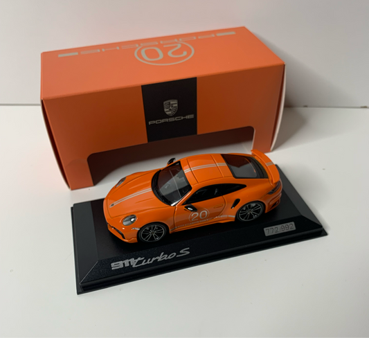 Porsche 911 (992)Turbo S Gulf Orange Minichamps 1:43 WAP0209060N002